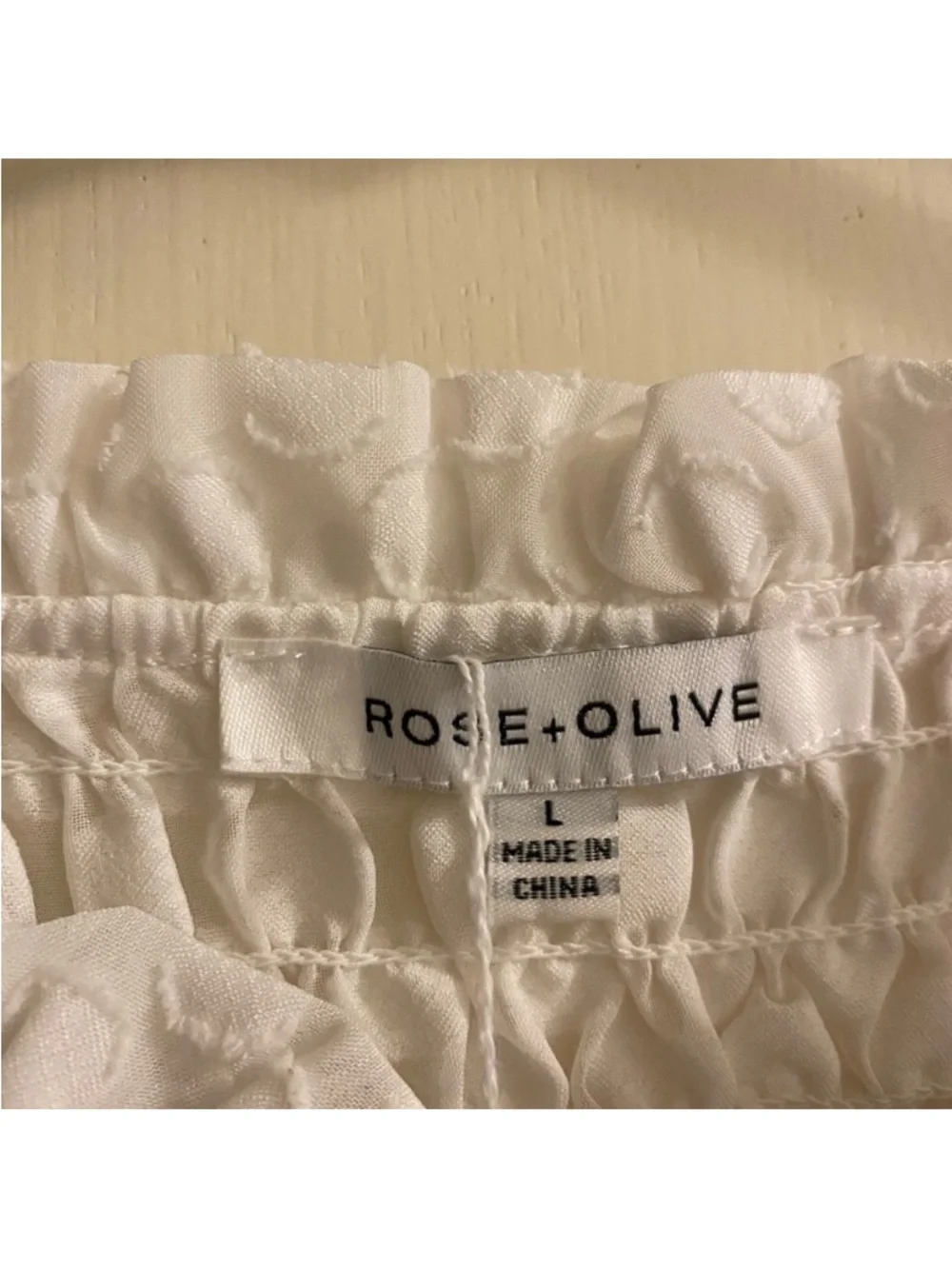 White Sleeveless Dot Top- Sz Large - Picture 4 of 4